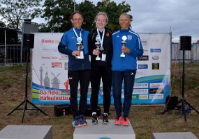 DSC_0457 10km Siegerinnen #1